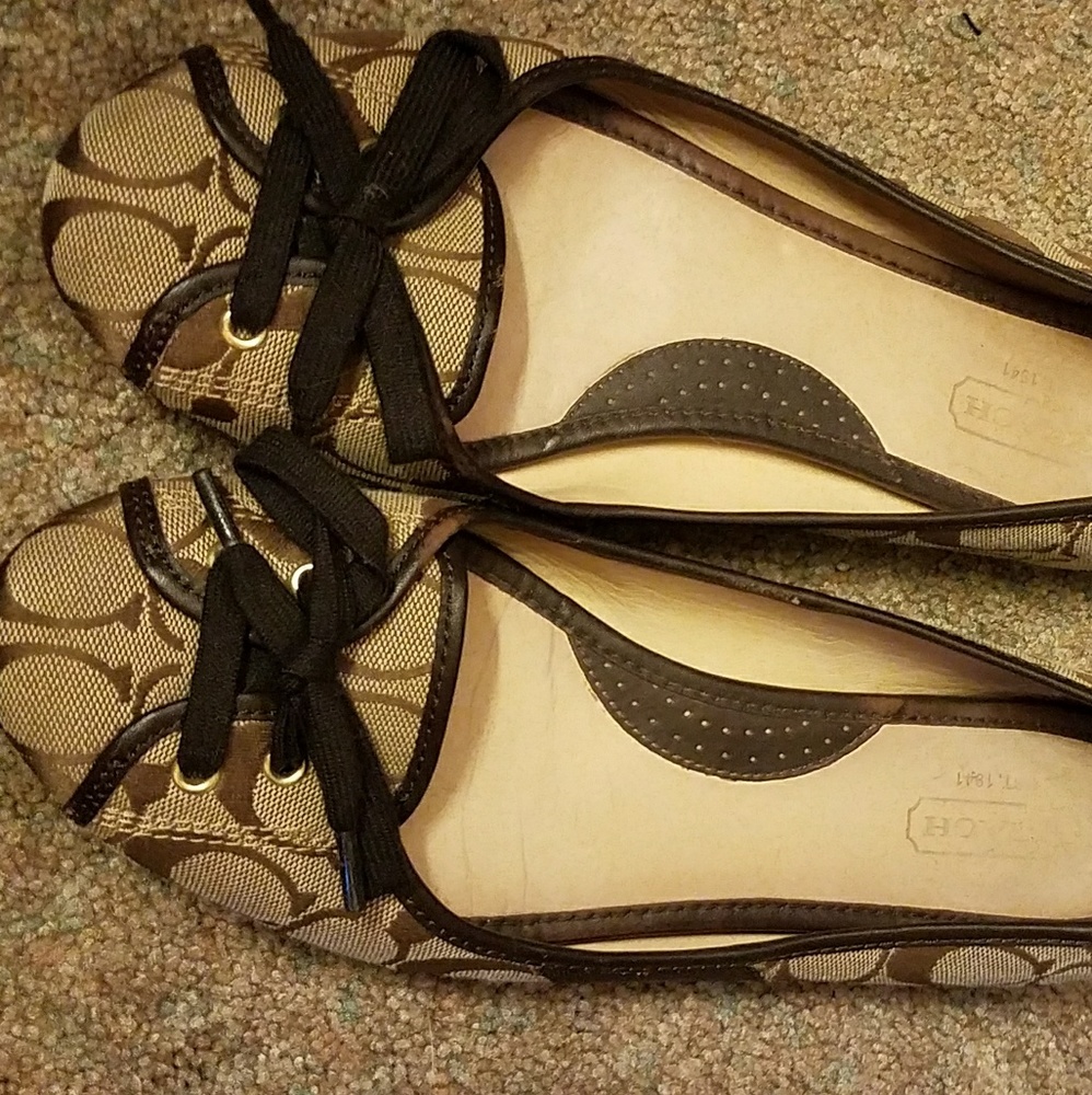 Coach flats